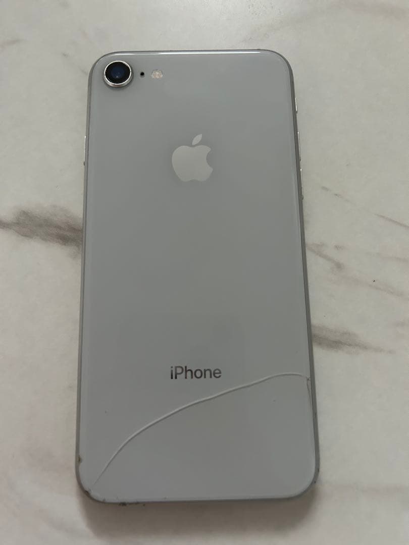 iPhone8 本体（若干不都合あり）