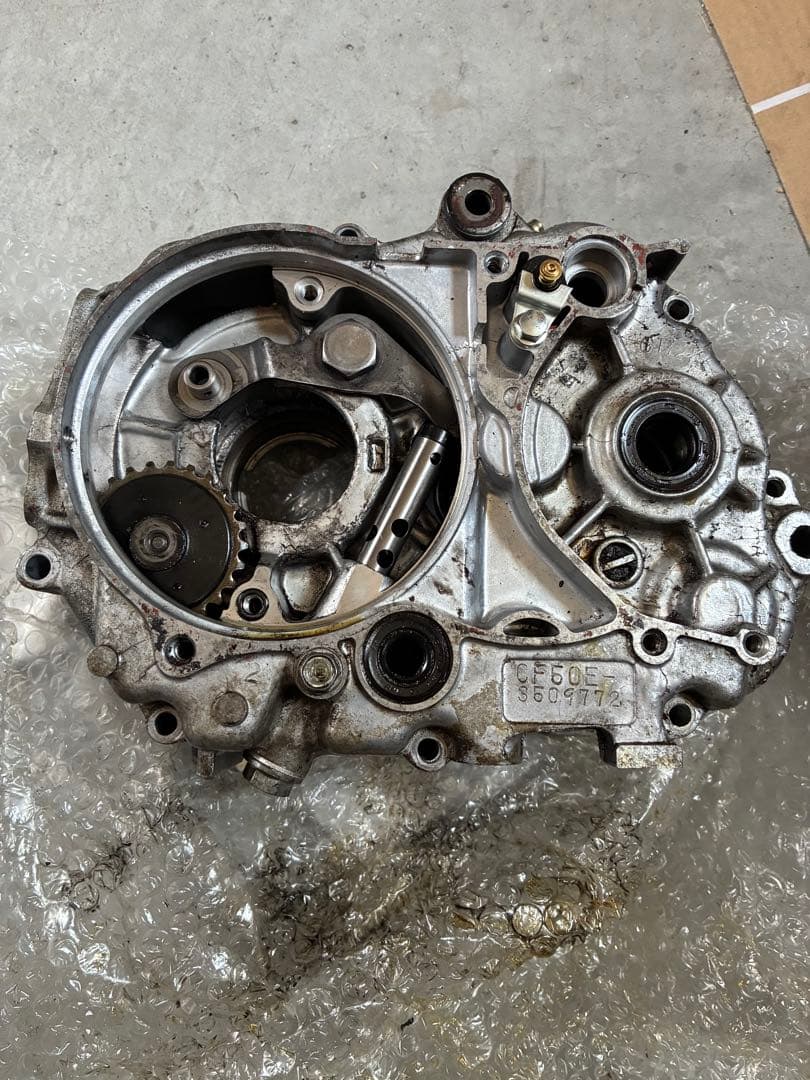 シャリー　クランクケース　防振ゴムあり　jazz流用可能