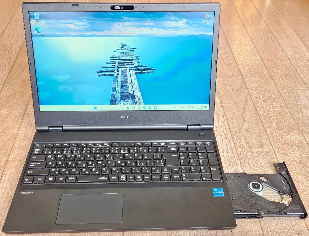 第13世代 Core i3 1315U 15.6インチ SSD256GB DVD