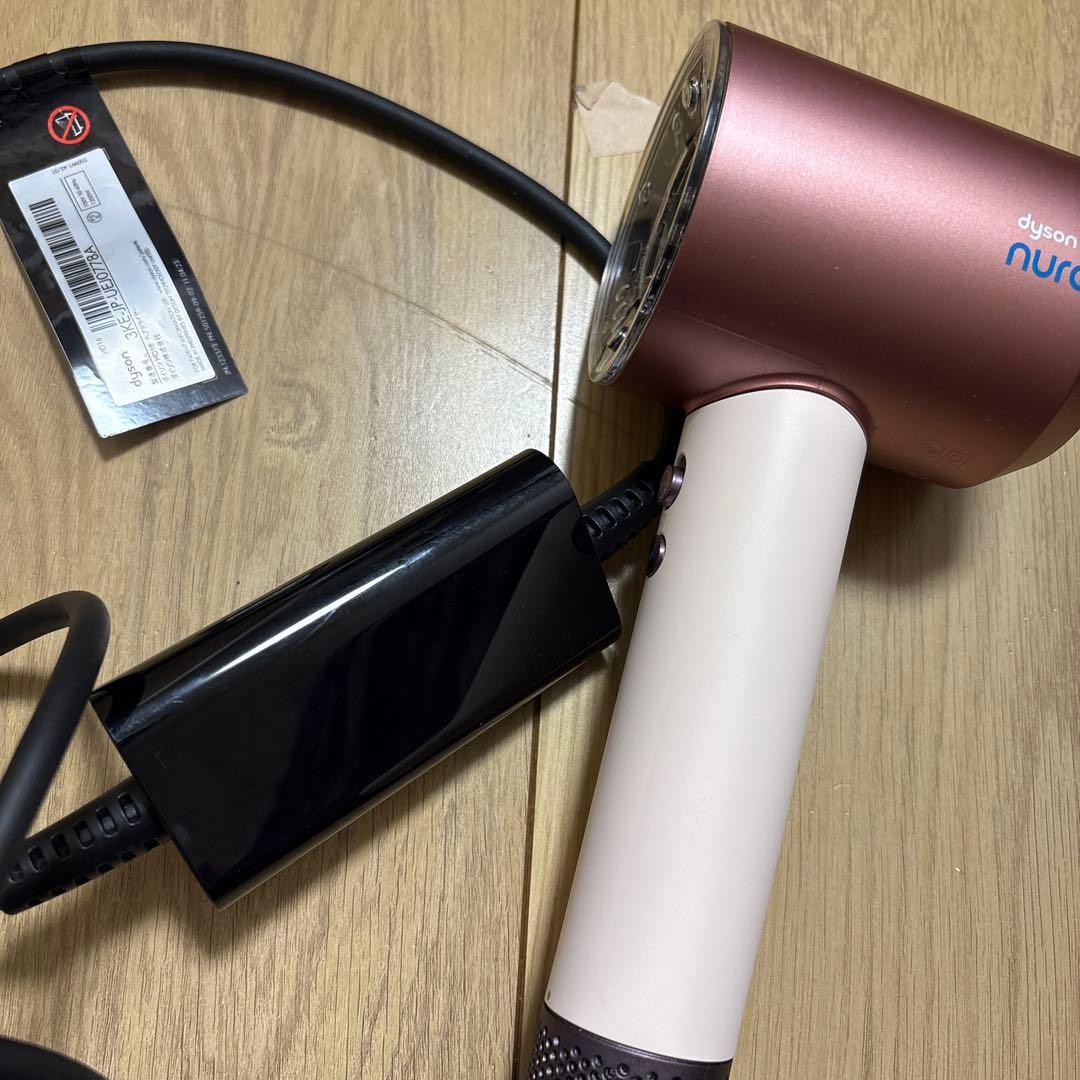 ダイソンドライヤー