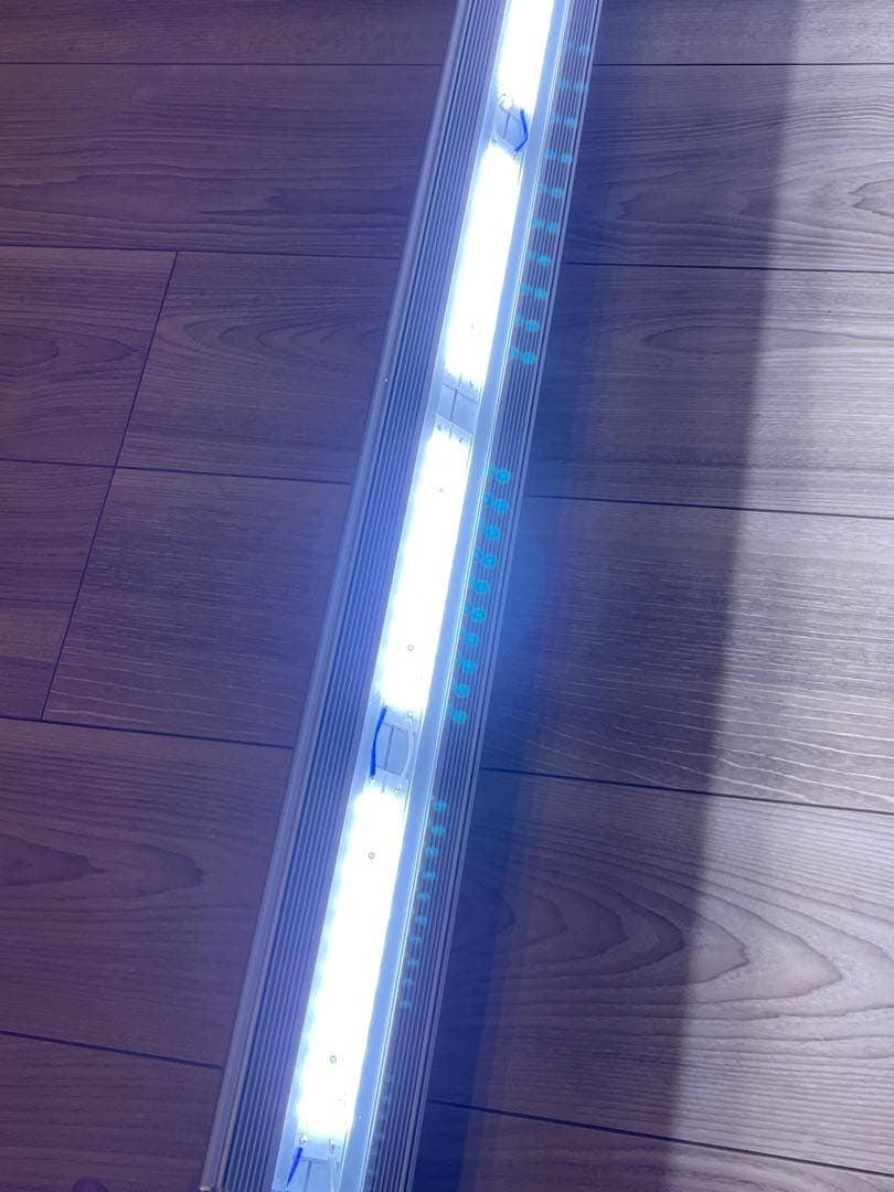 アクロ TRIANGLE LED VIVID 900 ライト スタンド付き
