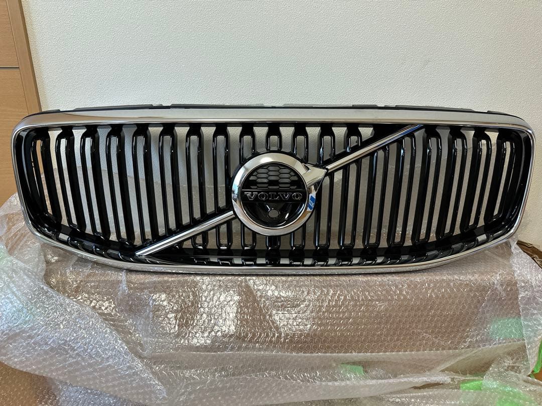 ボルボXC60 UB系 momentum モメンタム 純正グリル 美品