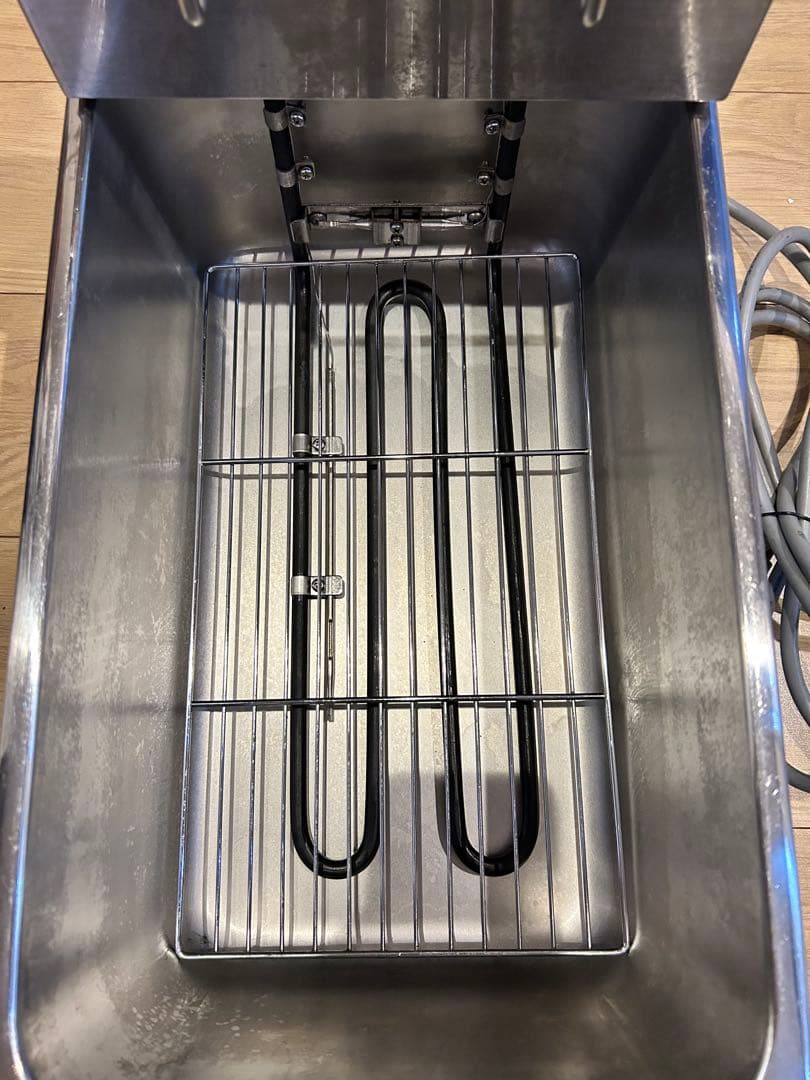 24年製マルゼン卓上電気フライヤー ステンレス製 温度調整可能[中古]