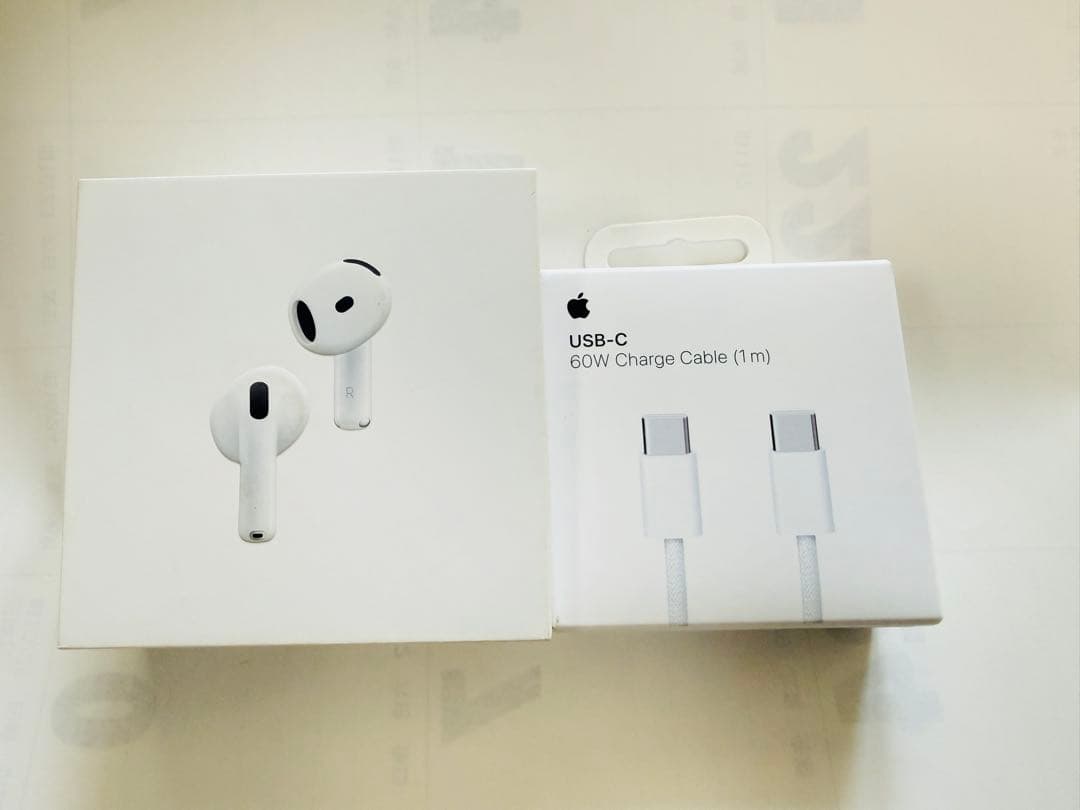 AirPods本体とUSB-C充電ケーブルセット