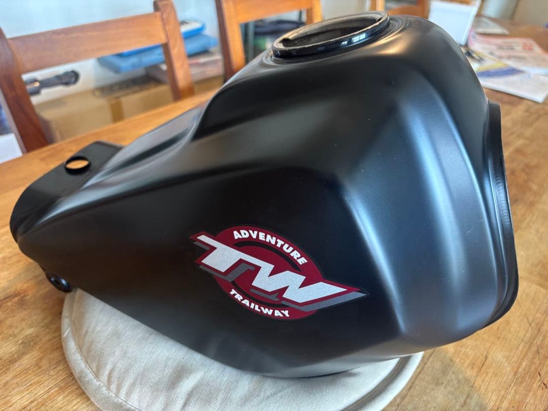 TW200 純正 タンク 艶消し仕上げ　マットブラック　コーティング済