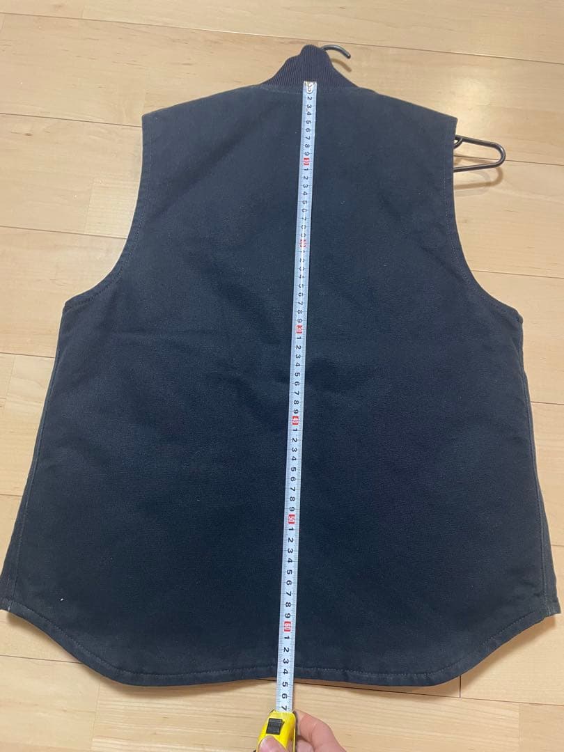 Carhartt 黒 ダウンベスト