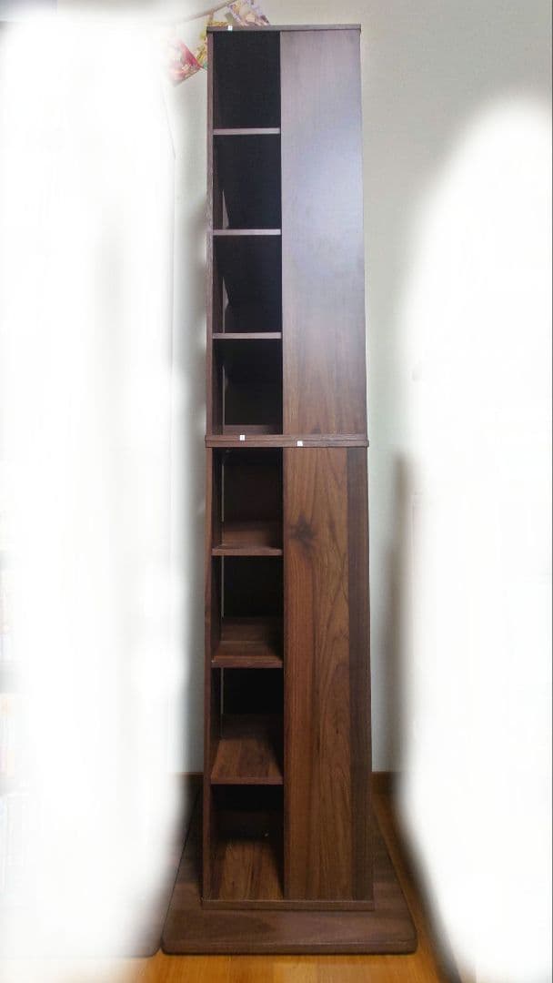 ニトリ 壁付けできる回転式コミックラック8段(BR)