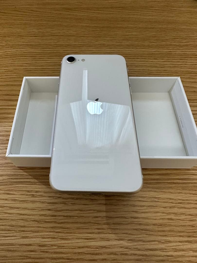 iPhone SE3 64GBスターライト