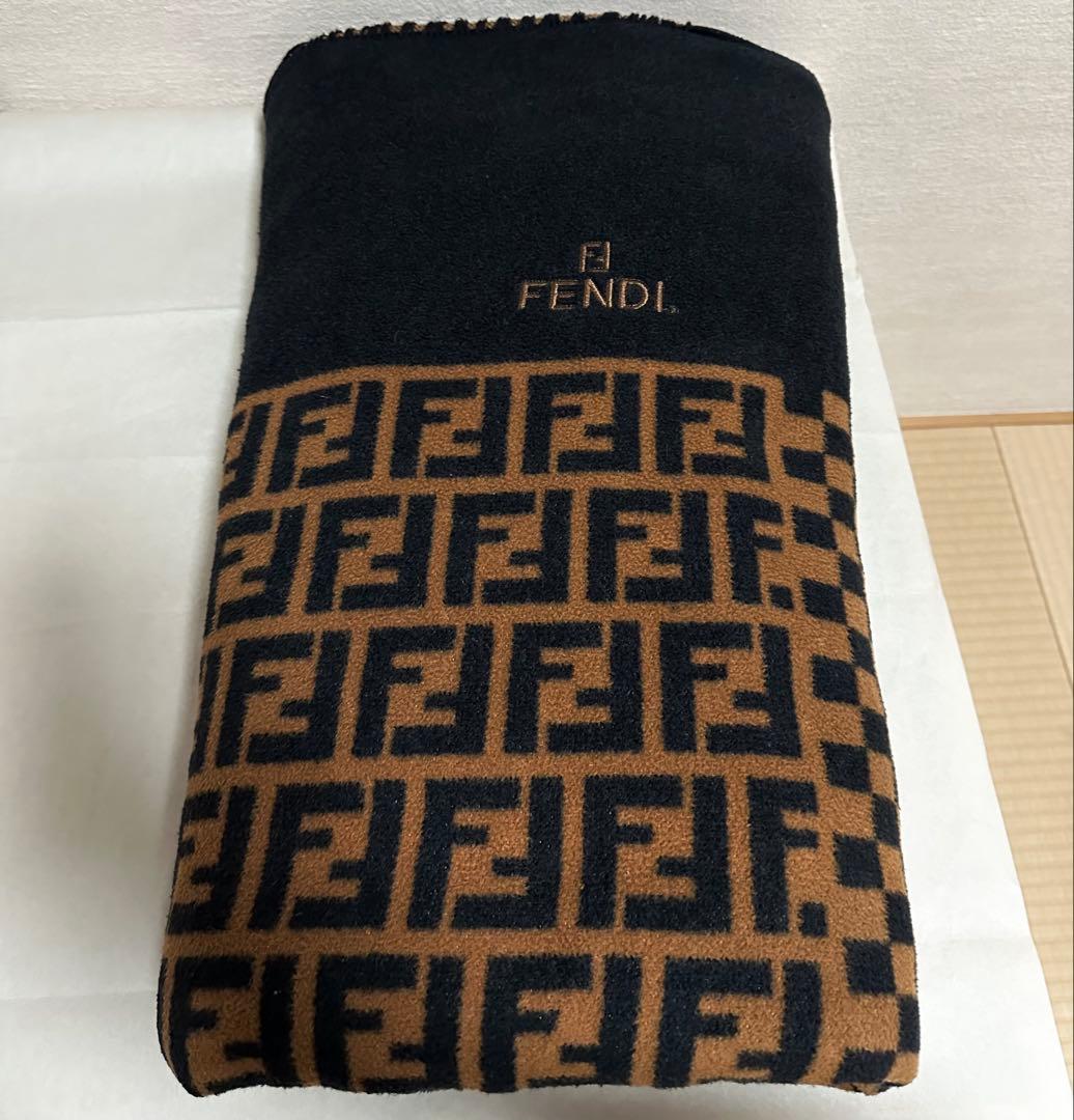 【訳あり】FENDI ズッカ柄 ブランケット140×210