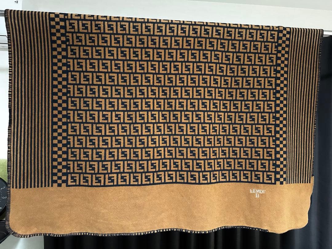 【訳あり】FENDI ズッカ柄 ブランケット140×210
