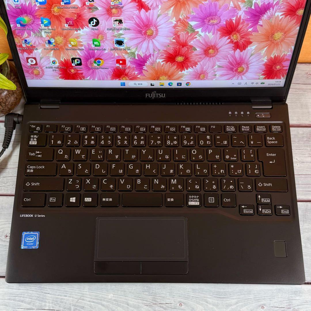 第8世代CPU☘️高年式✨薄型ノートPC☘️爆速SSD☘️カメラ☘️Windows11