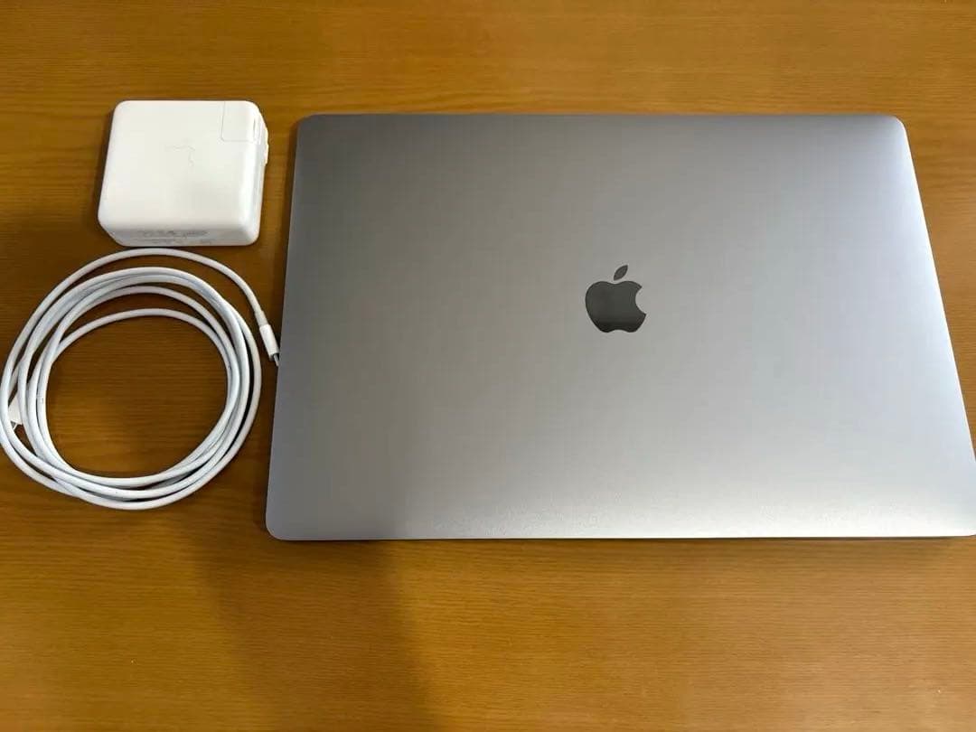 MacBook本体 MacBook Pro 2018 15 inch i9 32GB 512GB
