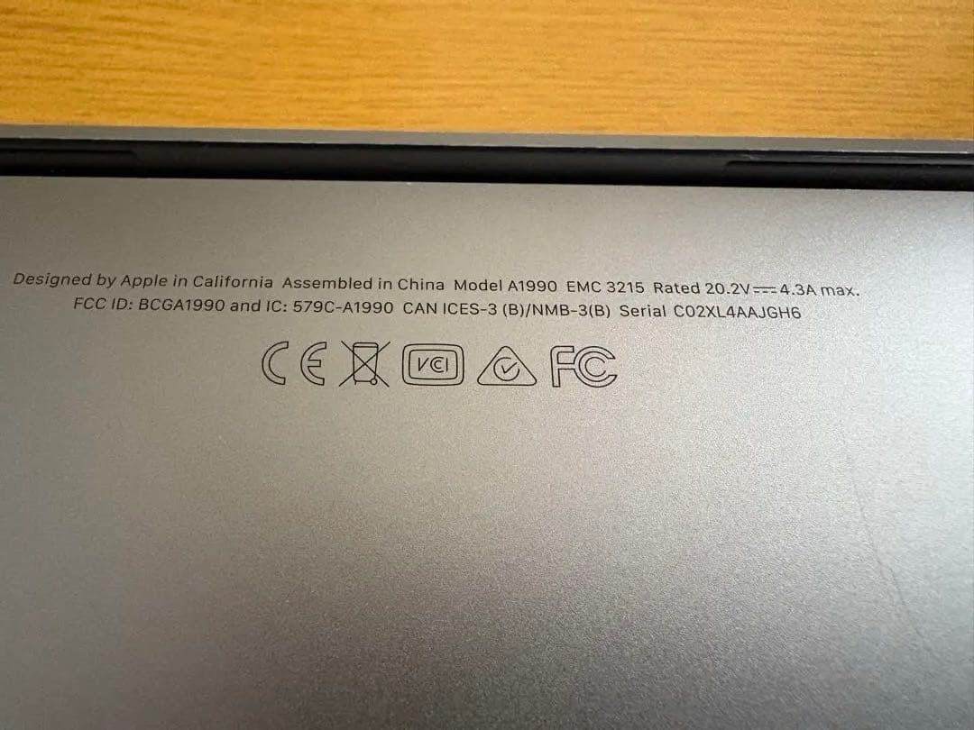 MacBook本体 MacBook Pro 2018 15 inch i9 32GB 512GB