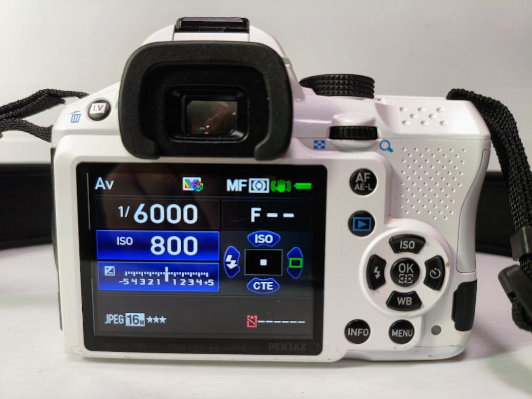 【S】【黒死病対策】【内臓電池交換】PENTAX K-30 ホワイト