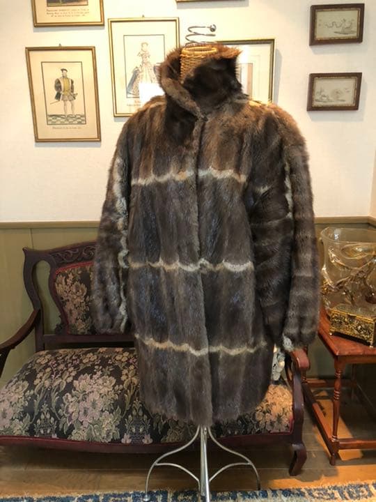 ミンク　白いライン入りコート　毛皮