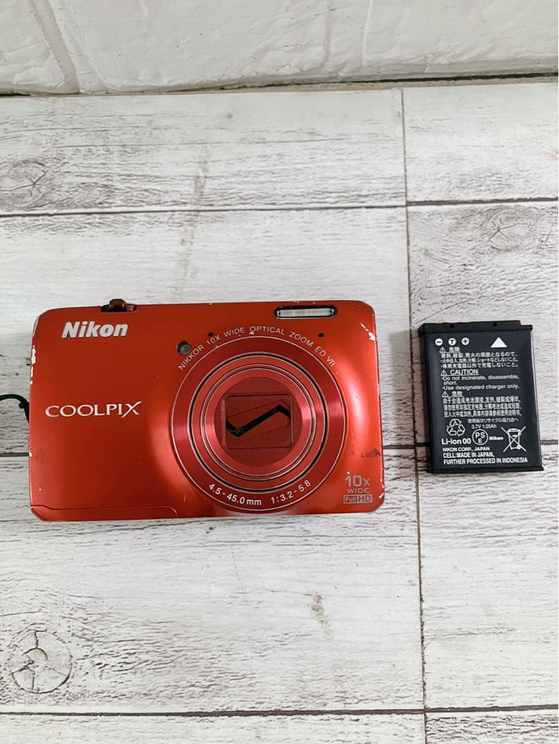 Nikon COOLPIX S6300 レッド 本体とバッテリー