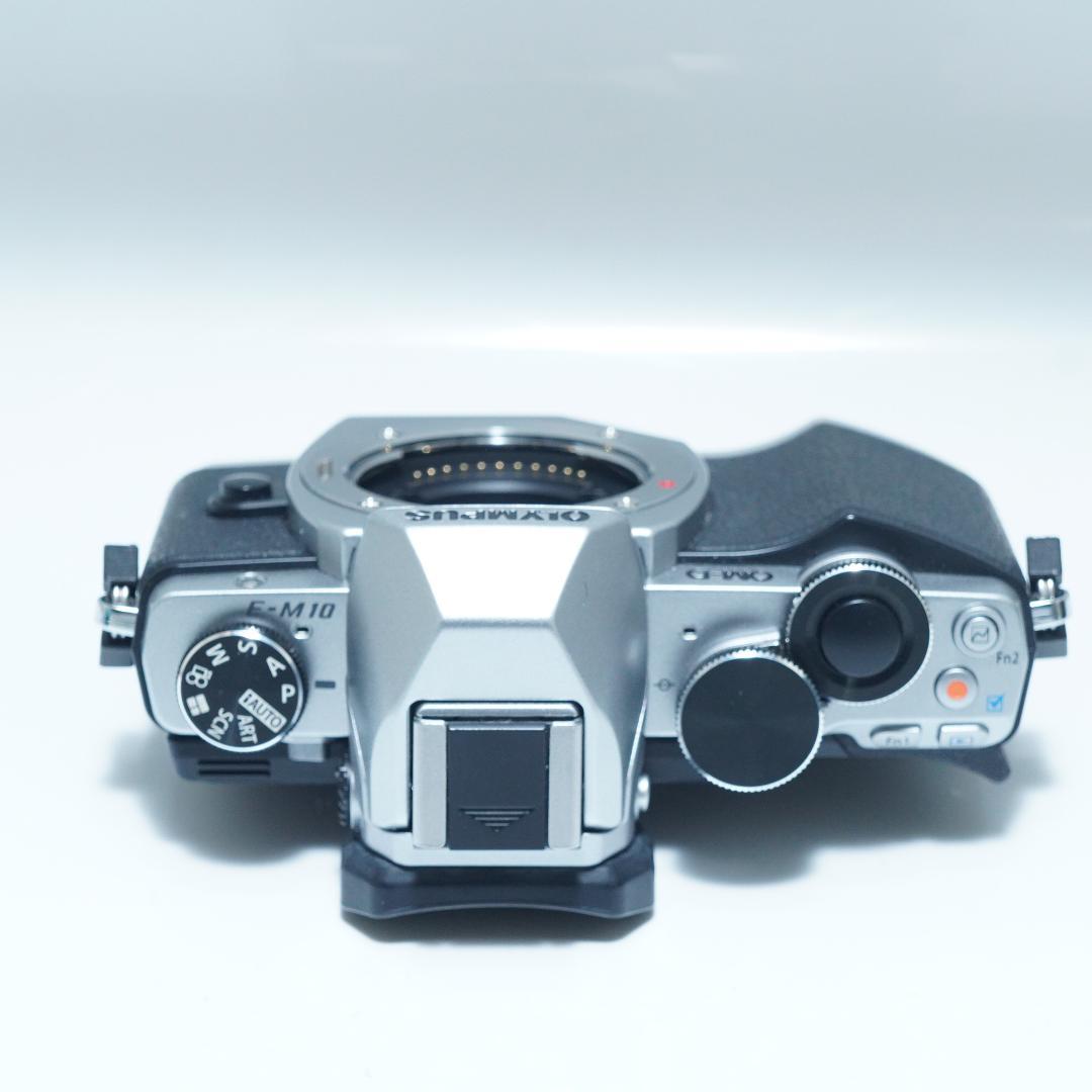オリンパス OM-D E-M10 レンズセット ミラーレス
