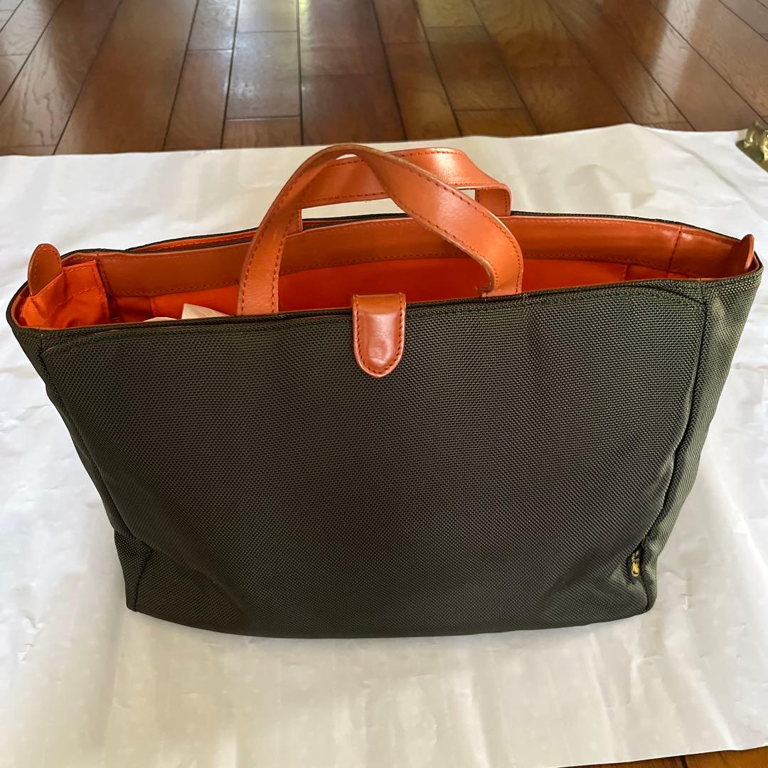 美品　ハンティングワールド　ビジネス　トートバック　オリーブ　専用保存袋あり