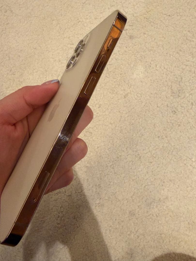 iPhone 12Pro 128GB本体 typeC-lightningコード付