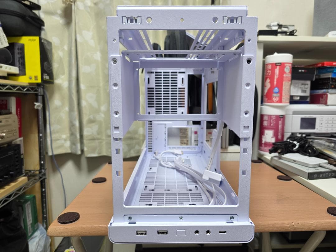 LIAN LI A3-mATX-WDG White　PCケース