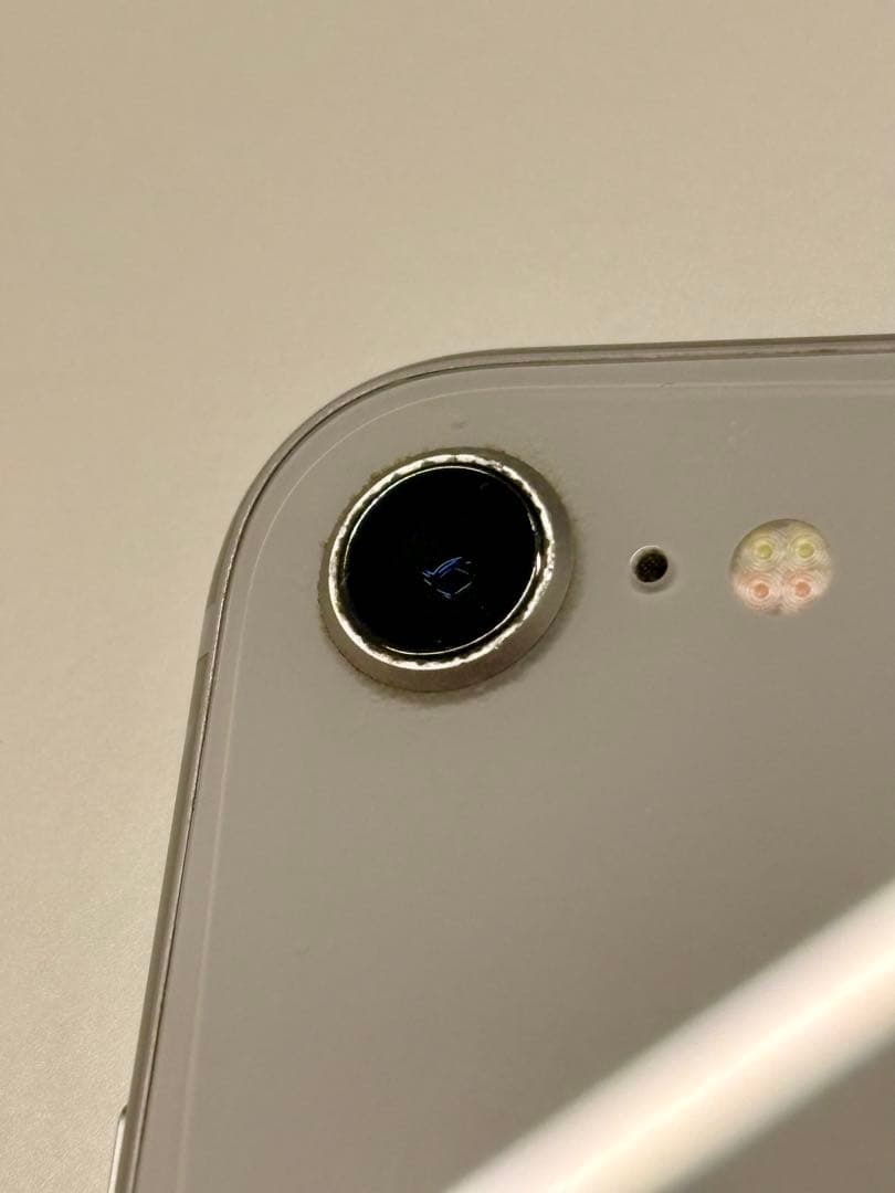 Apple iPhone 8 シルバー 本体 箱付き（SIMフリー、64GB）