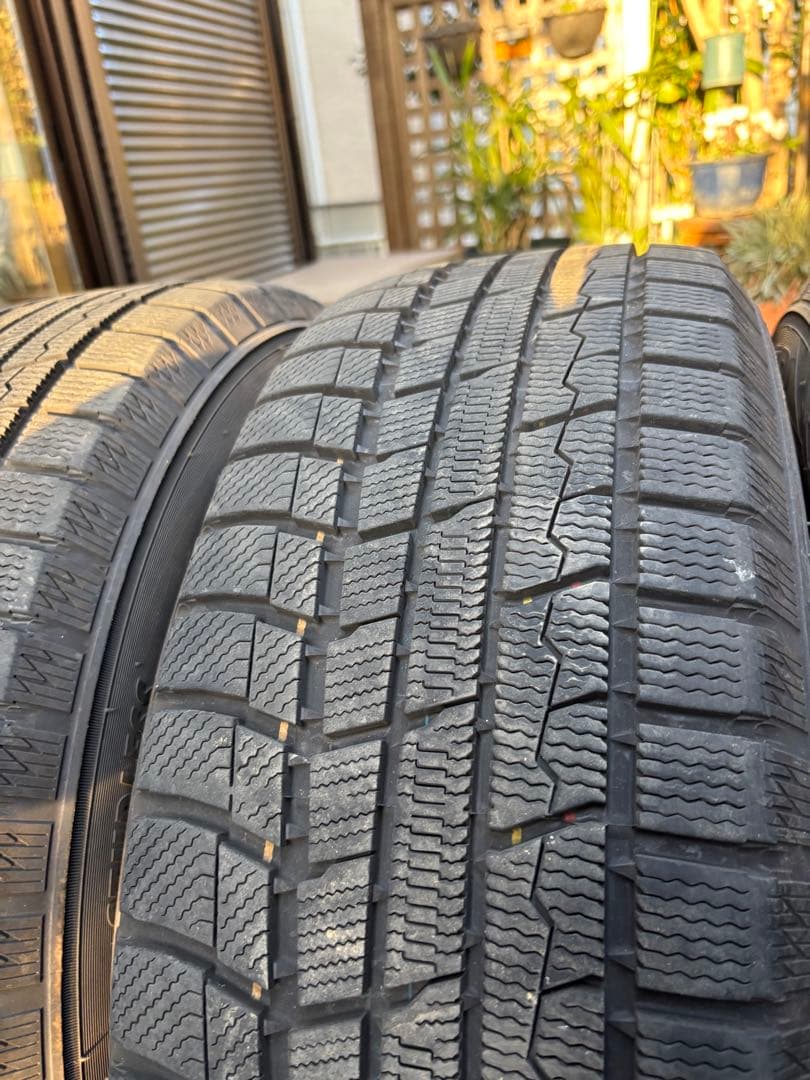 プジョー3008 スタッドレスタイヤセット　225/60 R17 2024年製