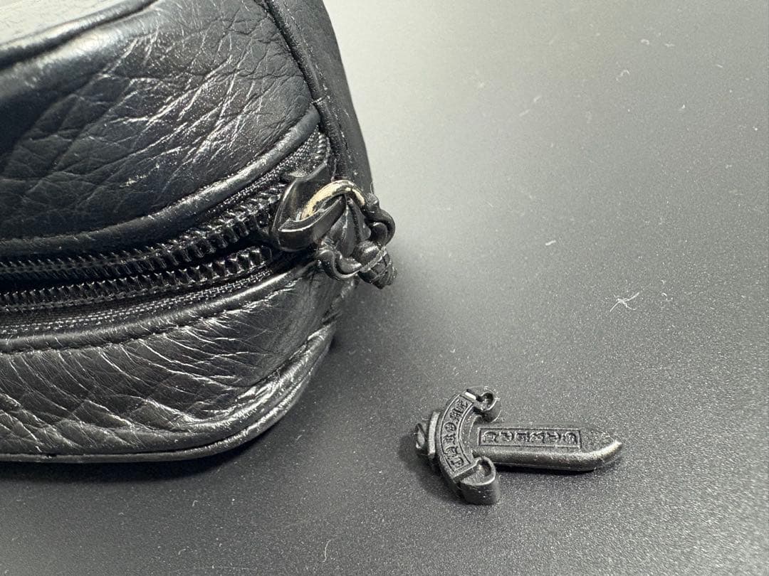 CHROME HEARTSアイウェア　劇渋　ブラック×ピンクのサングラス