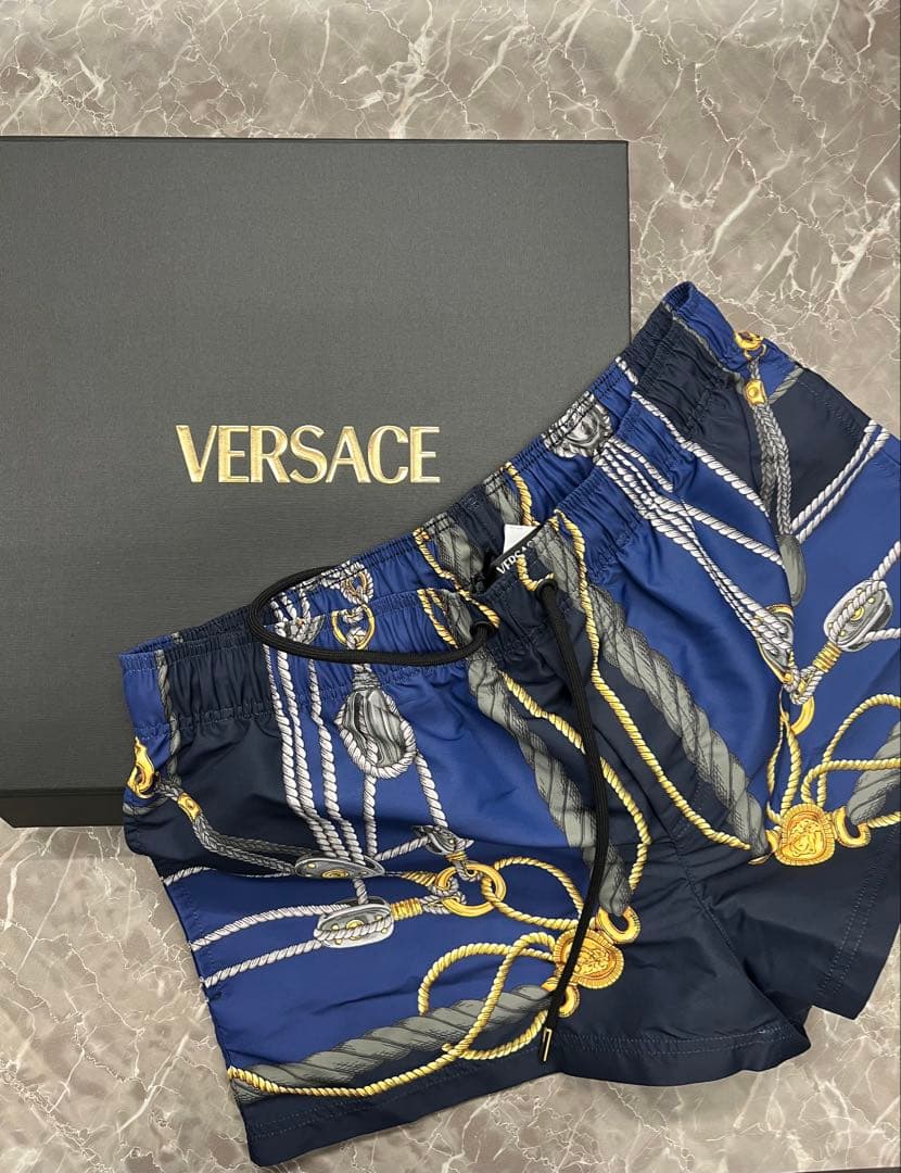 【新品未使用】VERSACE 水着 サイズ3