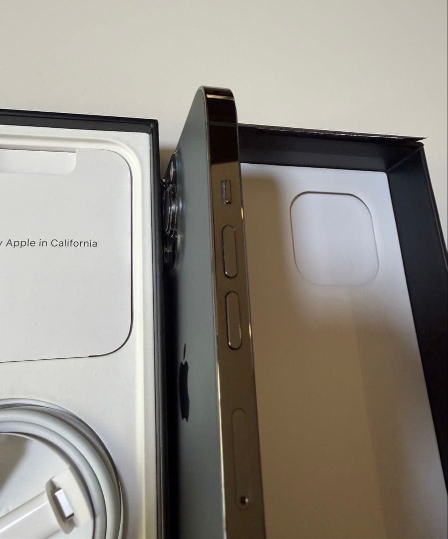 Apple iPhone 13 Pro グラファイト 256GB、SIMフリー