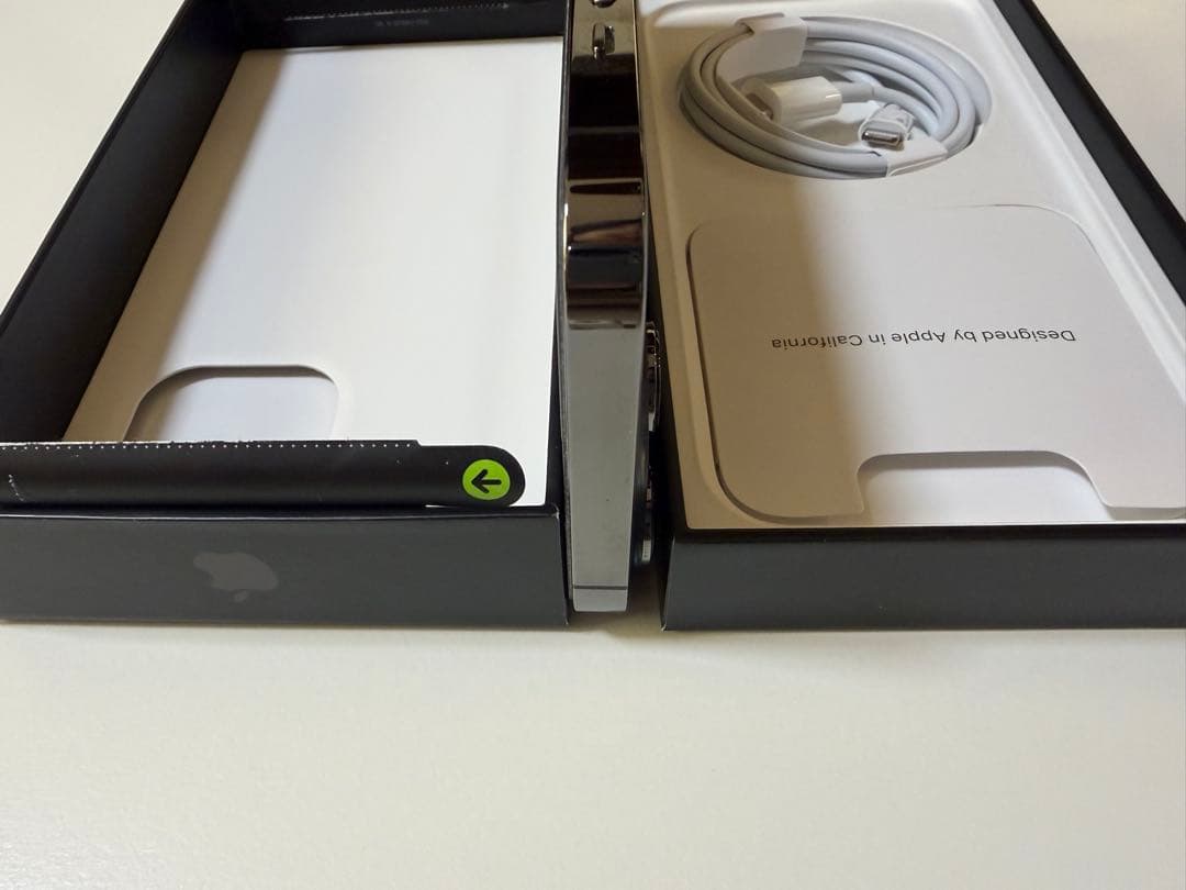 Apple iPhone 13 Pro グラファイト 256GB、SIMフリー