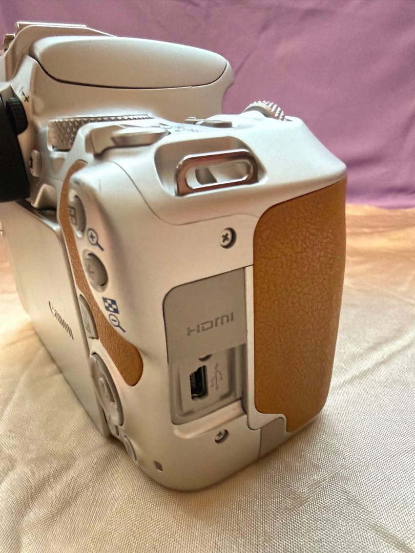 Canon EOS Kiss X9 レンズ付き