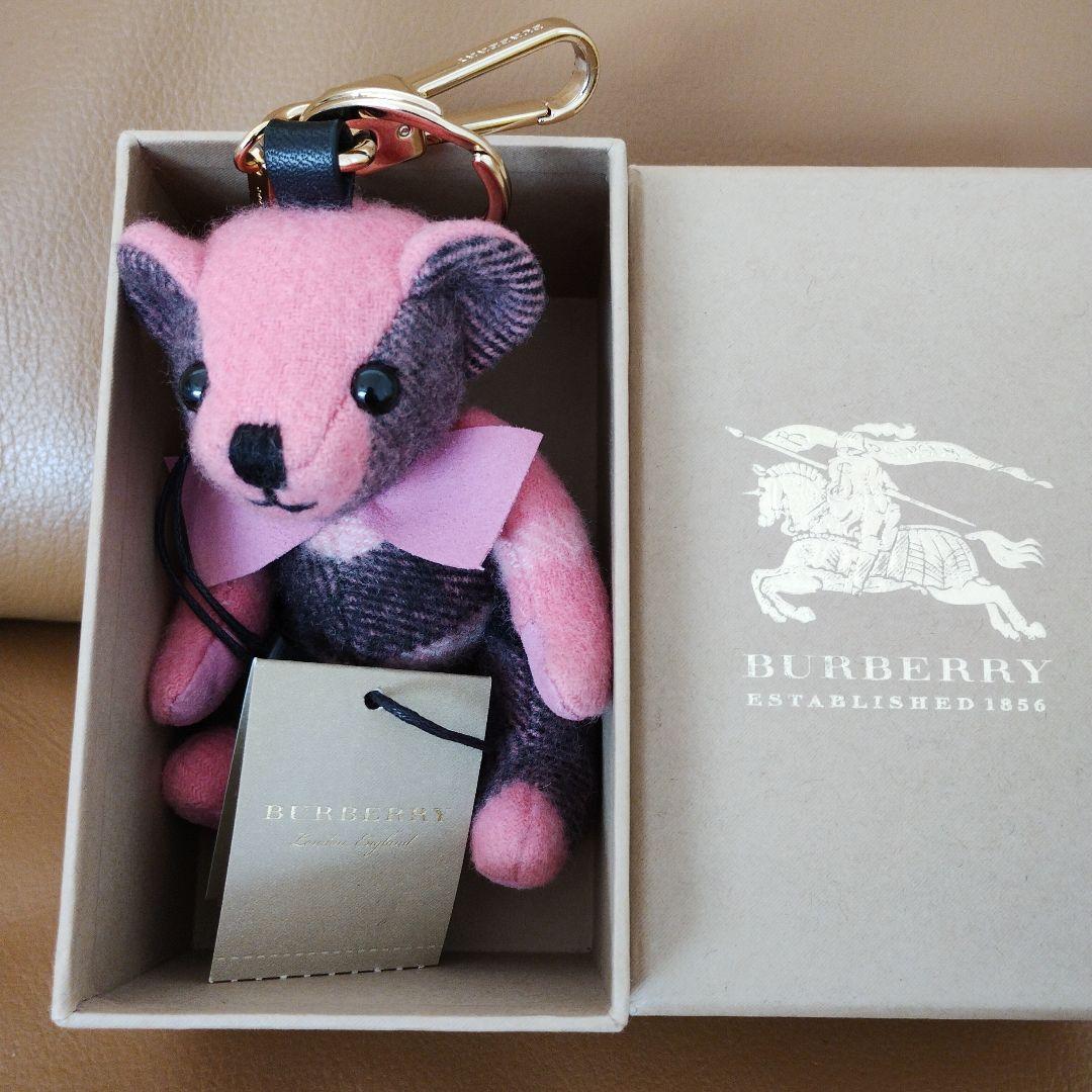 BURBERRY クマ型チャーム キーホルダーピンク
