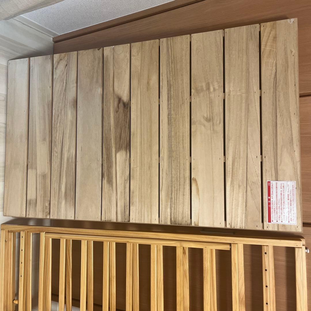 ハイシートベビーベッド