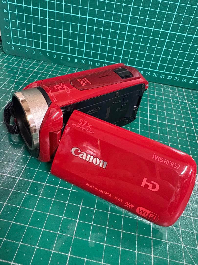 Canon ビデオカメラ　ivis HF R52 レッド