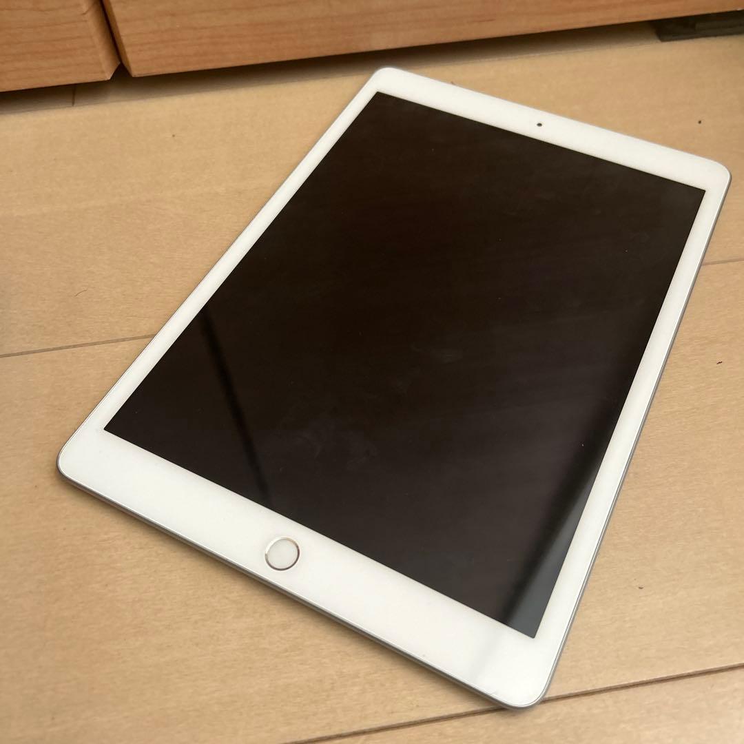 「極美品」　ipad 第8世代　32gbモデル　ケース付き　春からの新生活に！