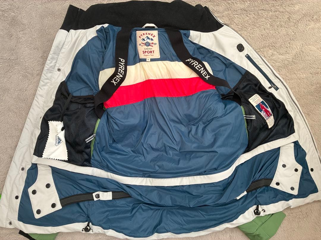 PYRENEX フード付ダウンジャケット スキーウェア　アウトドア