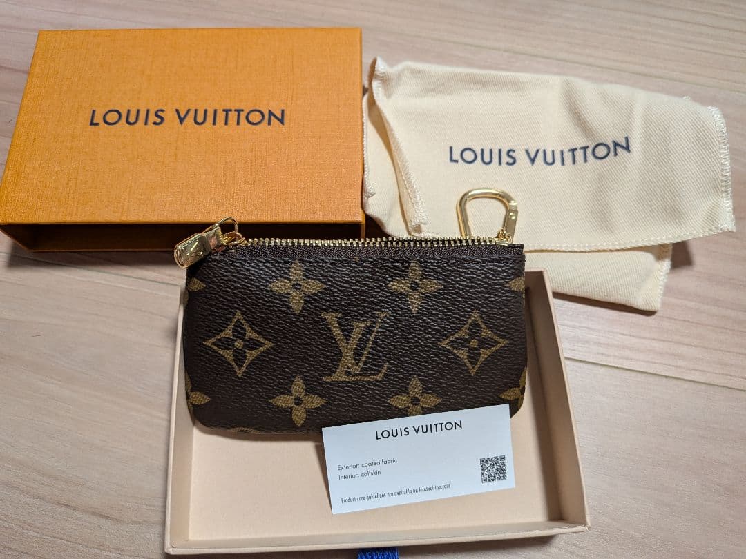 LOUIS VUITTON モノグラムケース