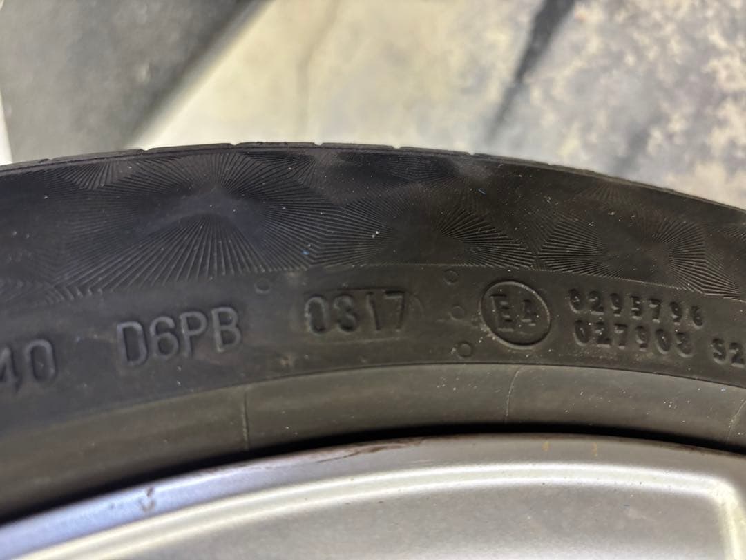 Audi 17インチ ホイールセット Continental