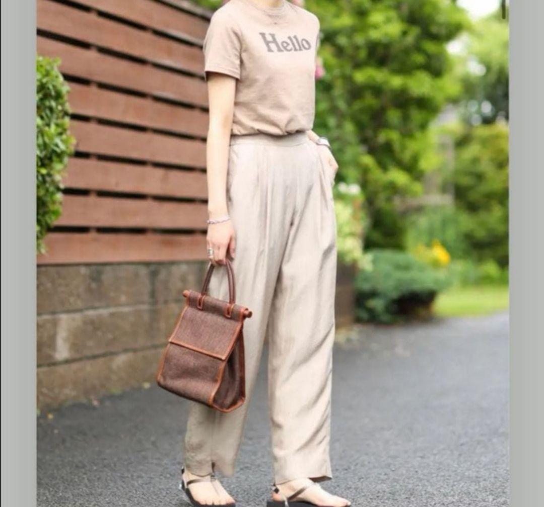 美品 MADISONBLUE HELLO ロゴＴシャツ 希少カラー ２ ベージュ