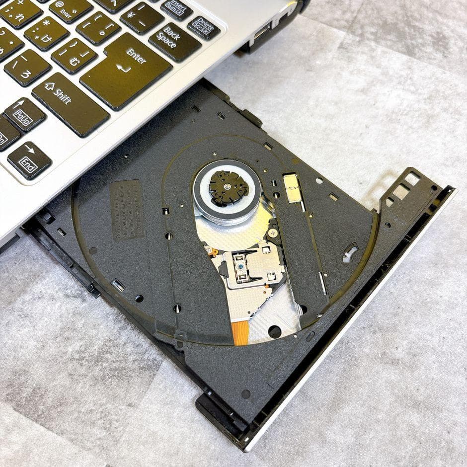 ほぼ美品✨小型軽量❣ｉ5✨メモリ12G＆SSDで快適✨フルHD カメラWin11