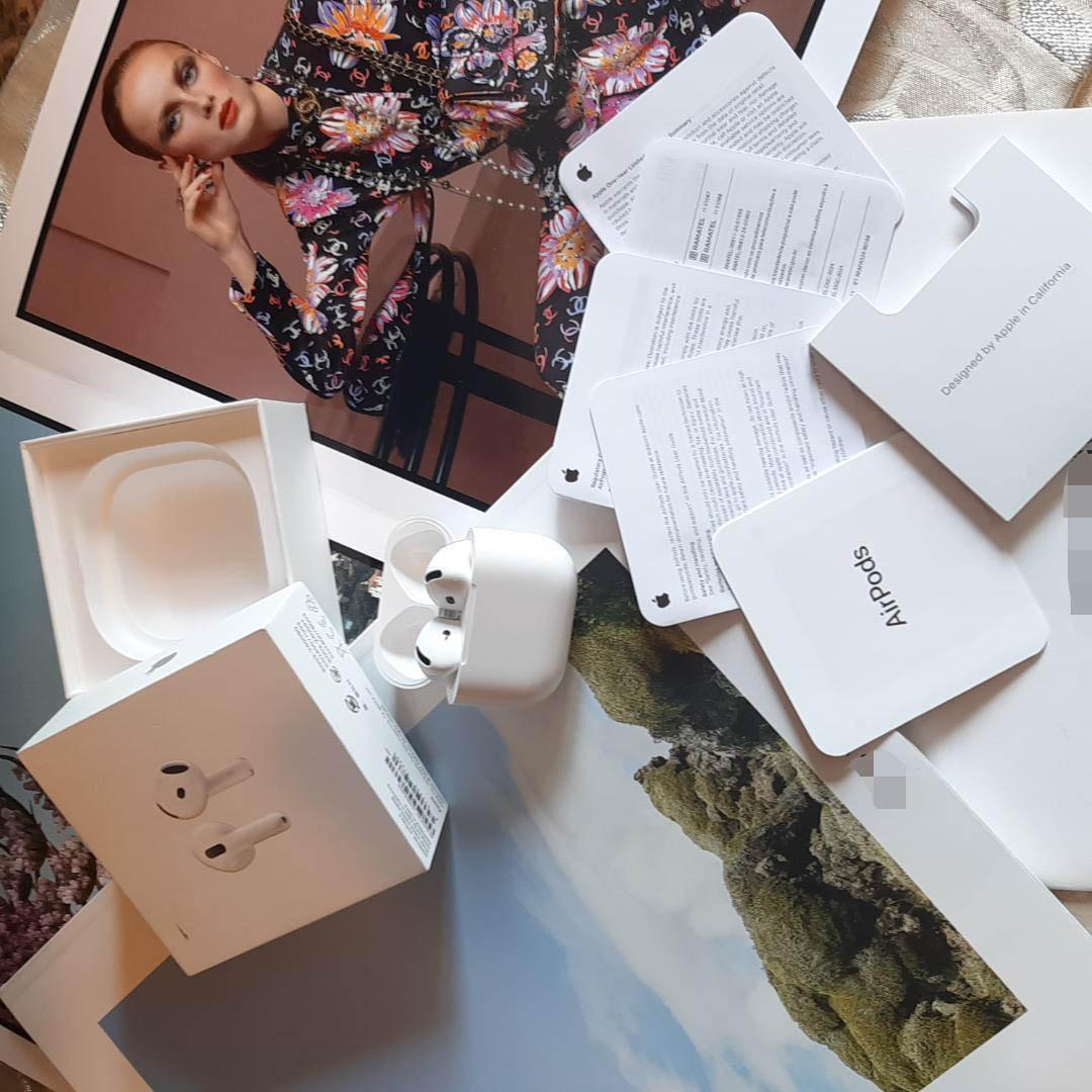 ％ Apple AirPods 4 エアポッズ 第4世代 アップル