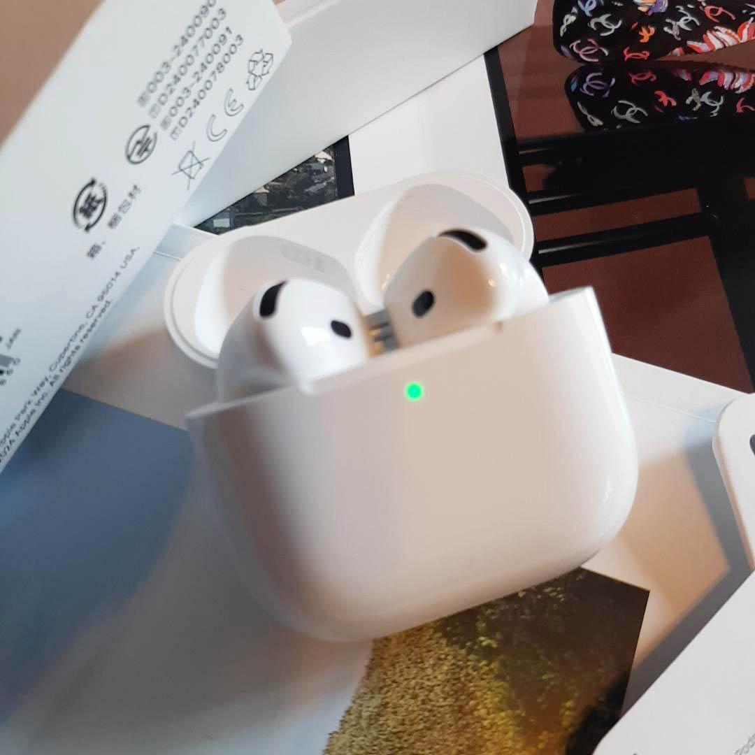 ％ Apple AirPods 4 エアポッズ 第4世代 アップル