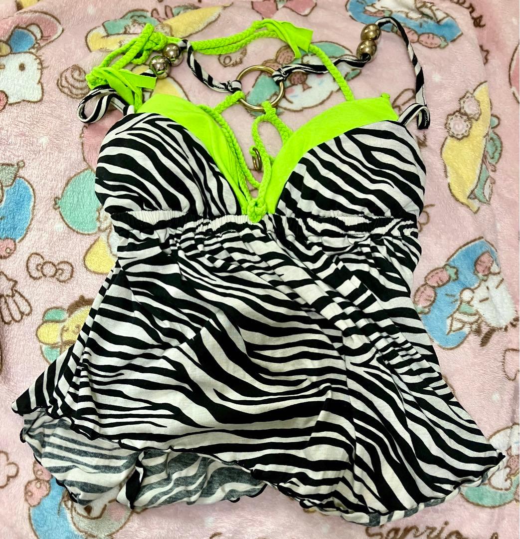 d.i.a カップ付きキャミソール