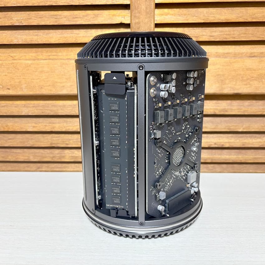 Mac Pro(Late 2013)　 3.5GHz・32GB・1TB