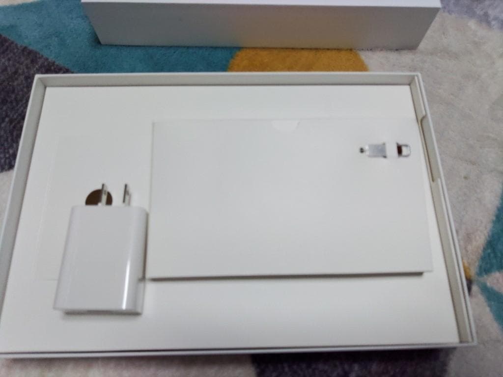 美品　MediaPad M5 lite BAH2-L09 　付属品未使用