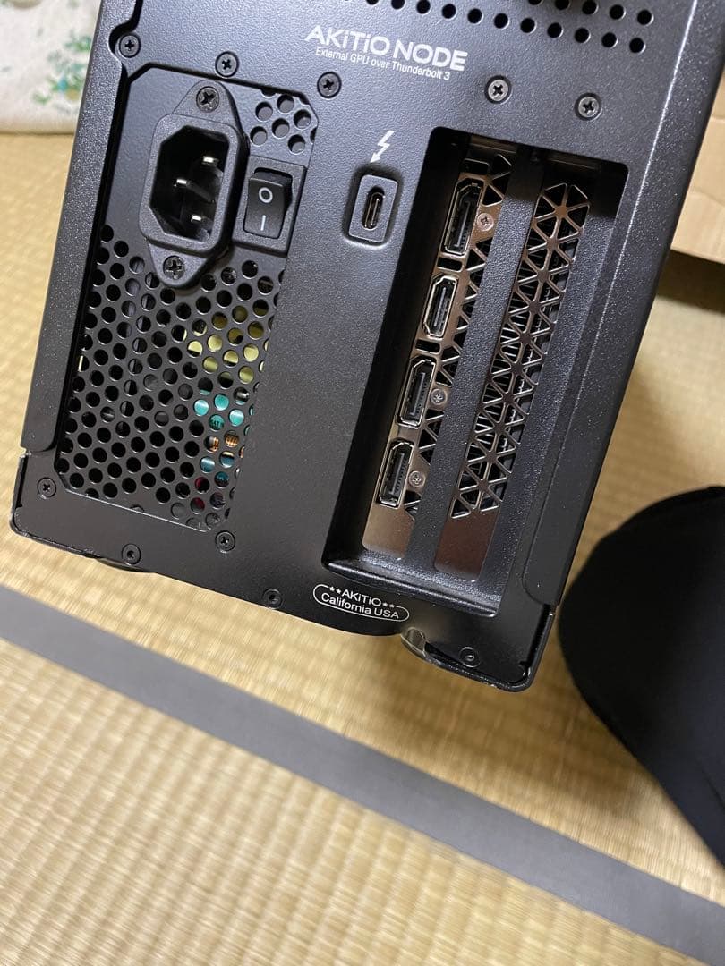 AKiTiO Node eGPUとNVIDIA TITAN X GPU