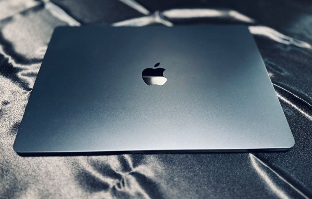 Macbook Air M2 15.3インチ 8-256