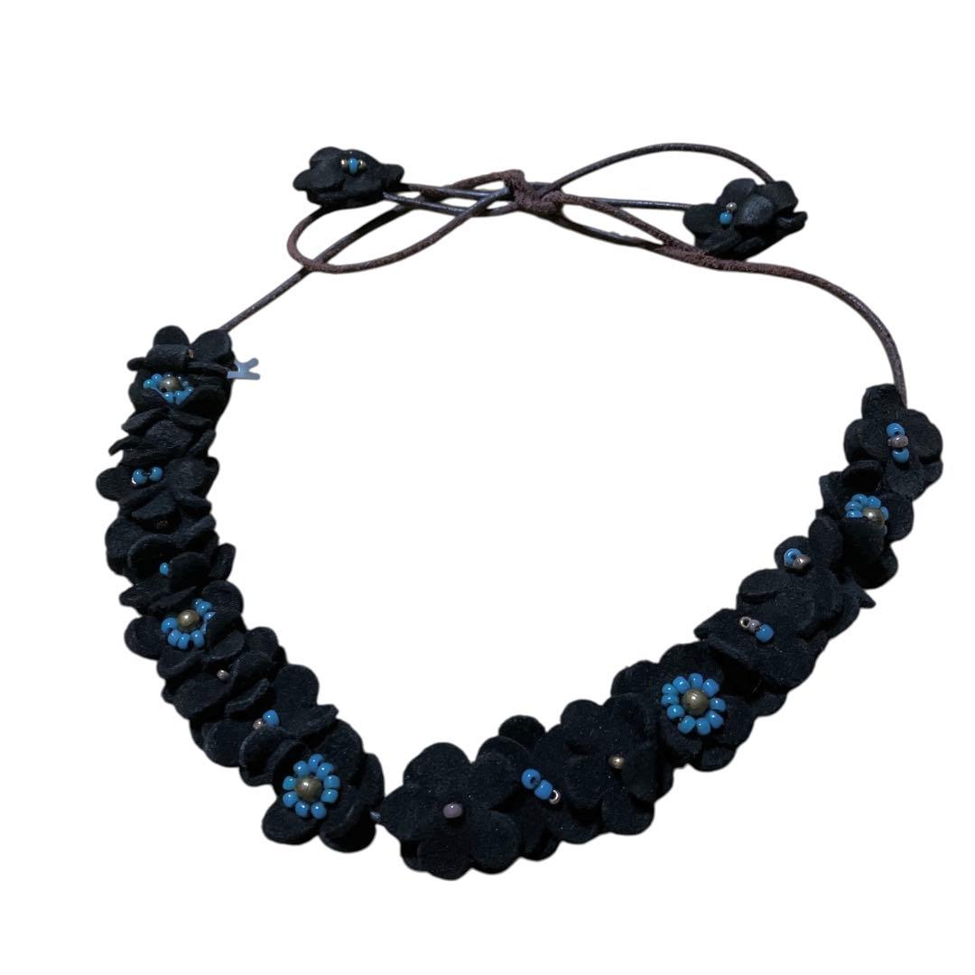 45R レザーの小花ネックレス ネイビー 45rpm