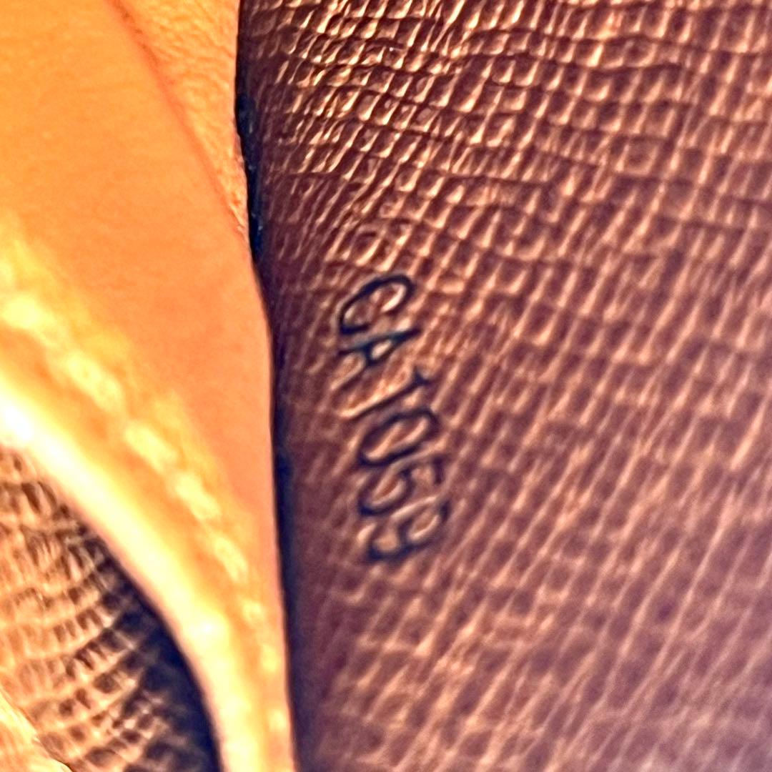 【極美品】 ルイヴィトン モノグラム ジッピーウォレット M60017