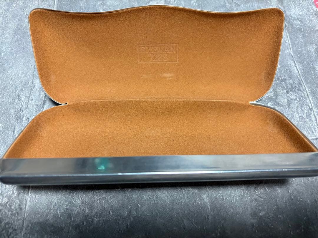 EYEVAN サングラス グレーフレーム ケース付